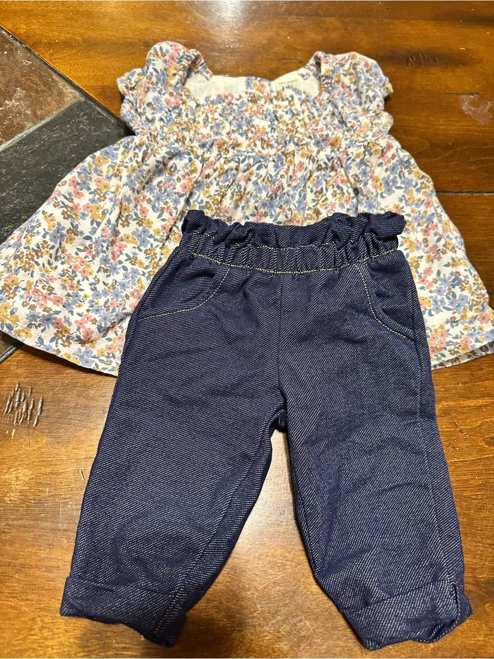 OshKosh B'gosh Navy Pants with Floral Top